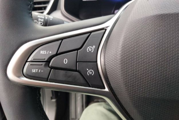 RENAULT CLIO V TCE 90 EVOLUTION