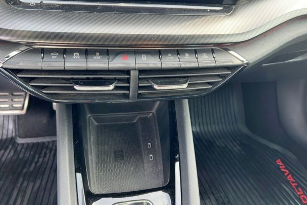 SKODA OCTAVIA RS COMBI IV 2.0 TDI 200 DSG7