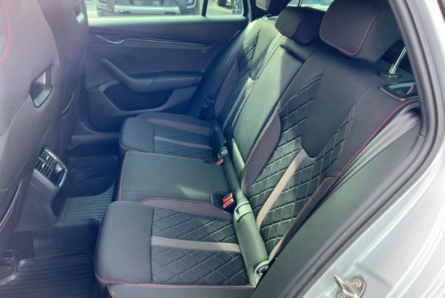 SKODA OCTAVIA RS COMBI IV 2.0 TDI 200 DSG7