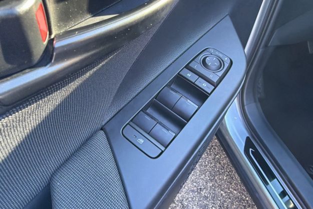 TOYOTA C-HR 1.8 HYBRID 140 DESIGN PK HIVER