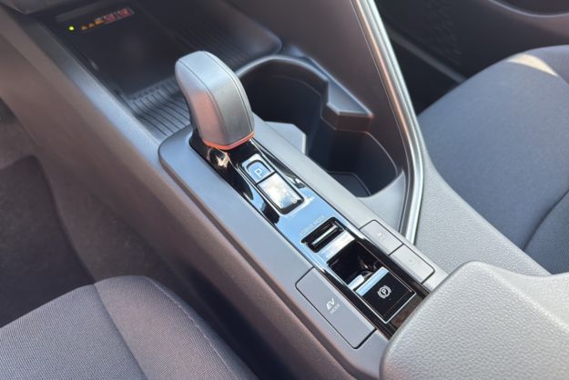 TOYOTA C-HR 1.8 HYBRID140 DESIGN PK HIVER