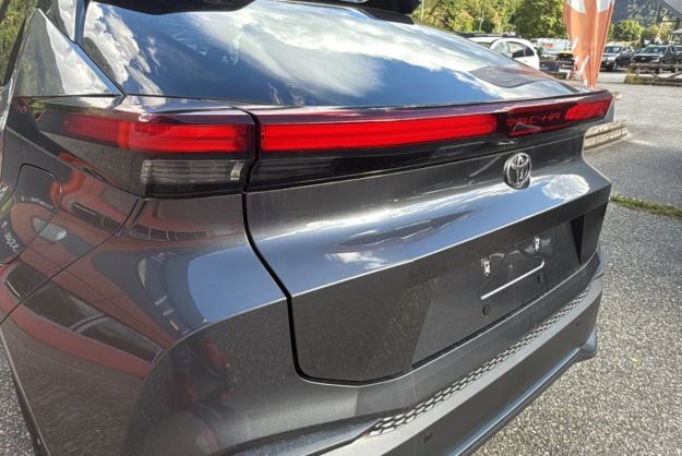 TOYOTA C-HR 1.8 HYBRID140 DESIGN PK HIVER