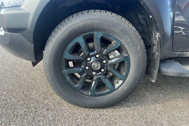 TOYOTA HILUX X-TRA D-4D 204 BVA INVINCIBLE