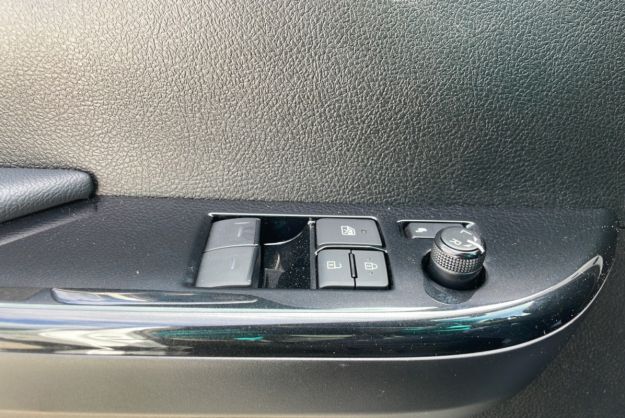 TOYOTA HILUX X-TRA D-4D 204 INVINCIBLE