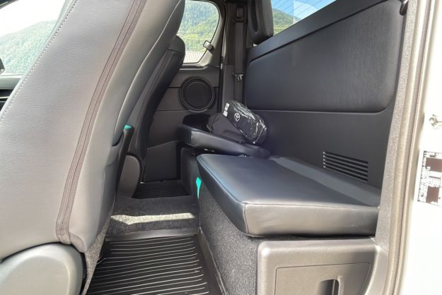 TOYOTA HILUX X-TRA D-4D 204 INVINCIBLE