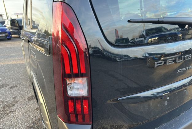 PEUGEOT RIFTER BLUEHDI 130 EAT8 GT PLUS