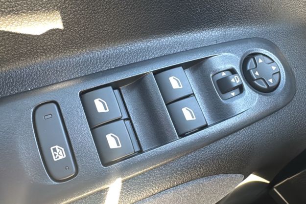 PEUGEOT RIFTER BLUEHDI 130 EAT8 GT PLUS