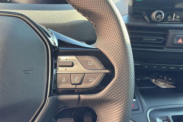 PEUGEOT RIFTER BLUEHDI 130 EAT8 GT PLUS