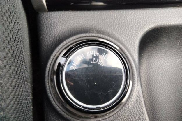 MITSUBISHI L200 2.4 DI-D 181 BLACK EDITION HDTOP