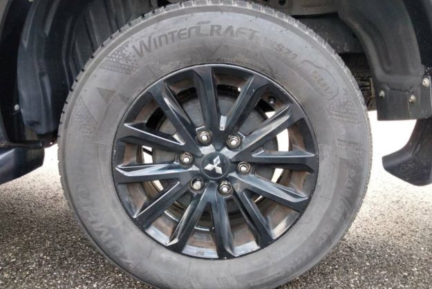 MITSUBISHI L200 2.4 DI-D 181 BLACK EDITION HDTOP