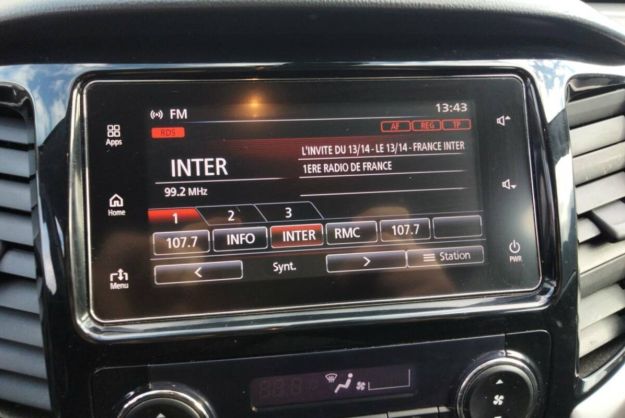 MITSUBISHI L200 2.4 DI-D 181 BLACK EDITION HDTOP