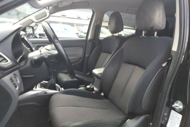 MITSUBISHI L200 2.4 DI-D 181 BLACK EDITION HDTOP