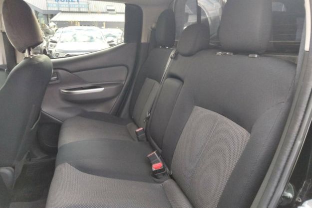 MITSUBISHI L200 2.4 DI-D 181 BLACK EDITION HDTOP