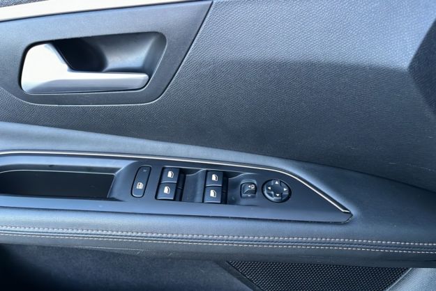 PEUGEOT 3008 2.0 BLUEHDI 180CH GT LINE EAT8