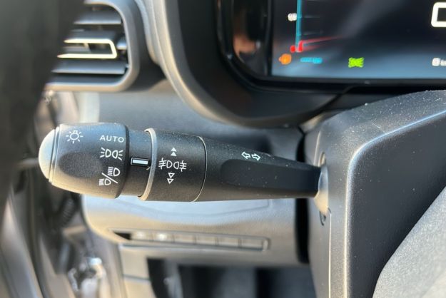 CITROEN BERLINGO BLUEHDI 130 EAT8 MAX