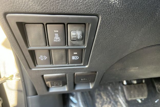 TOYOTA HILUX 2.8 D4-D 204 BVA LEGENDE 4PL