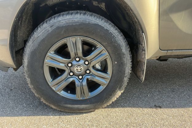 TOYOTA HILUX 2.8 D4-D 204 BVA LEGENDE 4PL