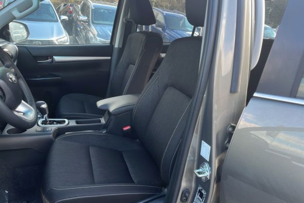 TOYOTA HILUX 2.8 D4-D 204 BVA LEGENDE 4PL