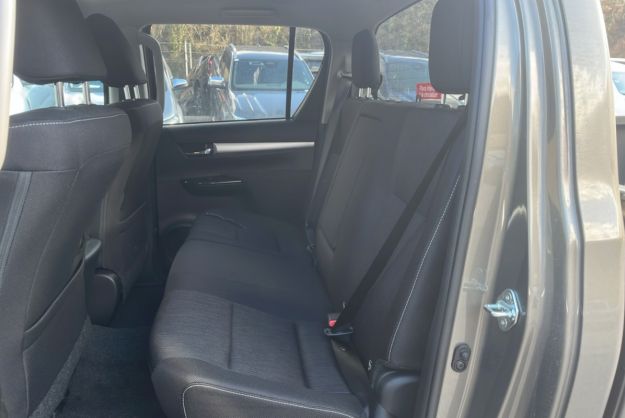 TOYOTA HILUX 2.8 D4-D 204 BVA LEGENDE 4PL