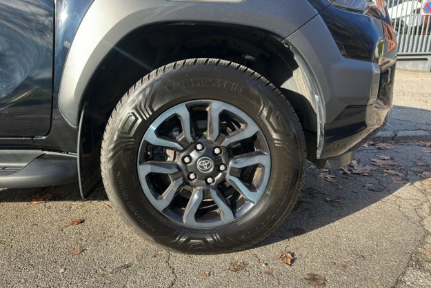 TOYOTA HILUX 2.8 204 XTRA INVINCIBLE