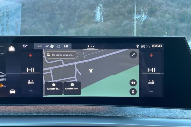 PEUGEOT 5008 HYBRID 145 E-DCS6 ALLURE PLUS