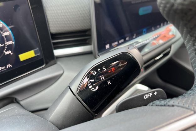 VOLKSWAGEN T-ROC ETSI 150 DSG7 R-LINE PLUS