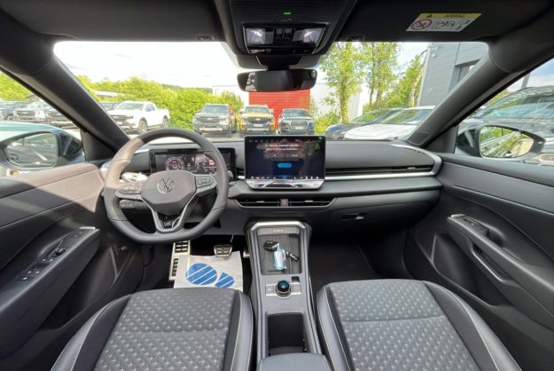 VOLKSWAGEN T-ROC ETSI 150 DSG7 R-LINE PLUS