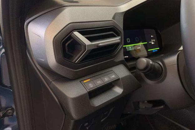 DACIA BIGSTER HYBRID 155 JOURNEY PLUS