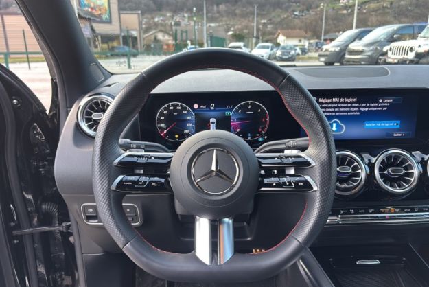 MERCEDES-BENZ GLA 200D 8G-DCT AMG LINE