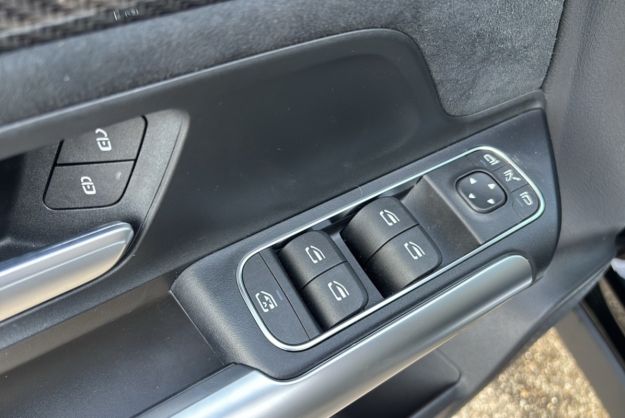 MERCEDES-BENZ GLA 200D 8G-DCT AMG LINE