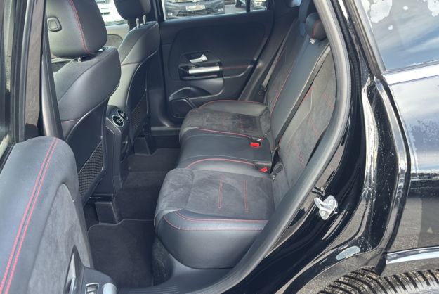 MERCEDES-BENZ GLA 200D 8G-DCT AMG LINE