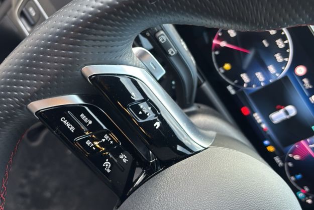 MERCEDES-BENZ GLA 200D 8G-DCT AMG LINE