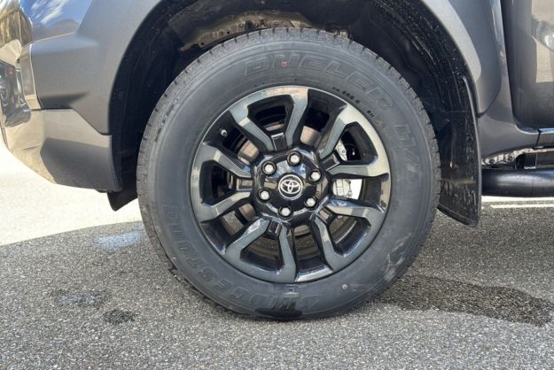 TOYOTA HILUX 2.8 204 BVA INVINCIBLE 4PL