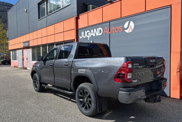 TOYOTA HILUX 2.8 204 BVA INVINCIBLE 4PL