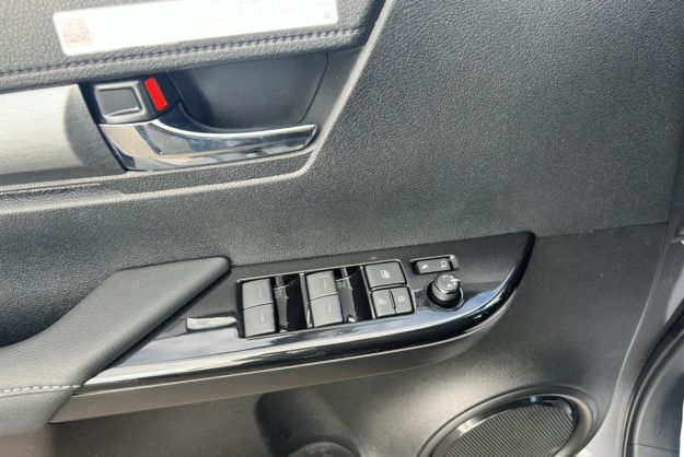 TOYOTA HILUX 2.8 204 BVA INVINCIBLE 4PL