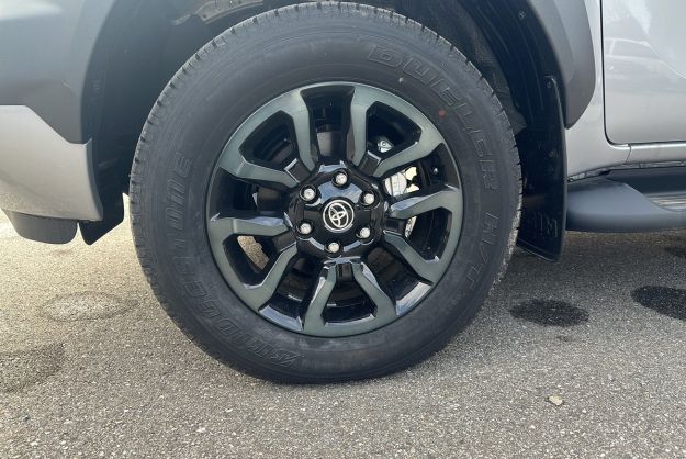 TOYOTA HILUX 2.8 204 BVA INVINCIBLE 4PL