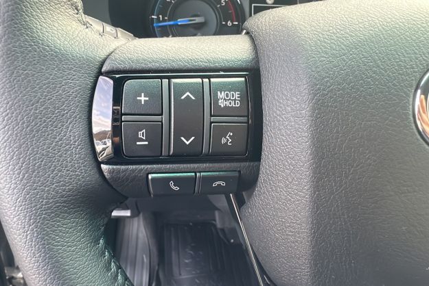 TOYOTA HILUX 2.8 204 BVA INVINCIBLE 4PL