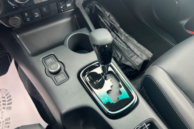 TOYOTA HILUX 2.8 204 BVA INVINCIBLE 4PL