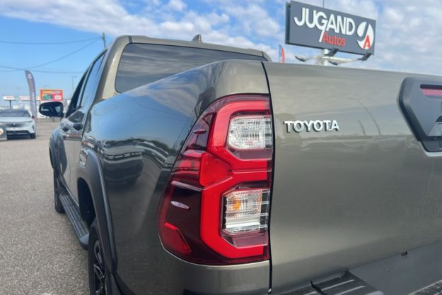 TOYOTA HILUX 2.8 204 BVA INVINCIBLE 4PL
