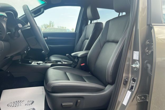 TOYOTA HILUX 2.8 204 BVA INVINCIBLE 4PL