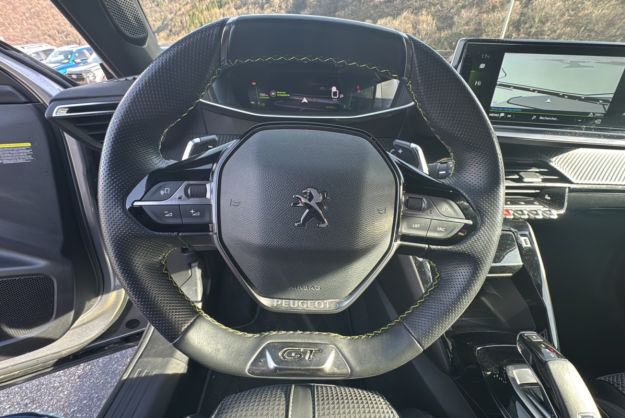 PEUGEOT 2008 1.2 130 EAT8 GT T.O