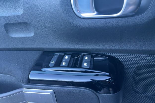 CITROEN C3 1.2 PURETECH 110 EAT6 SHINE