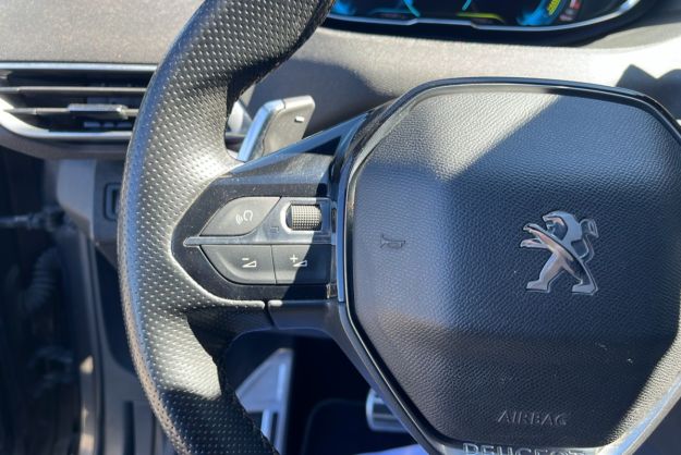 PEUGEOT 3008 HYBRID4 300 GT