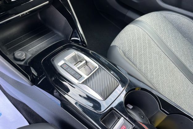 PEUGEOT 2008 130 EAT8 ALLURE SURÉQUIPÉ