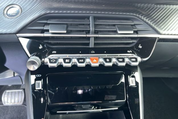 PEUGEOT 2008 130 EAT8 ALLURE SURÉQUIPÉ