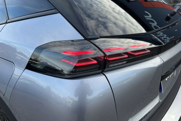 PEUGEOT 2008 130 EAT8 ALLURE SURÉQUIPÉ