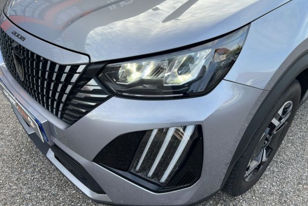 PEUGEOT 2008 130 EAT8 ALLURE SURÉQUIPÉ