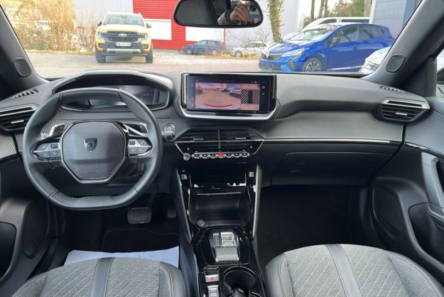 PEUGEOT 2008 130 EAT8 ALLURE SURÉQUIPÉ
