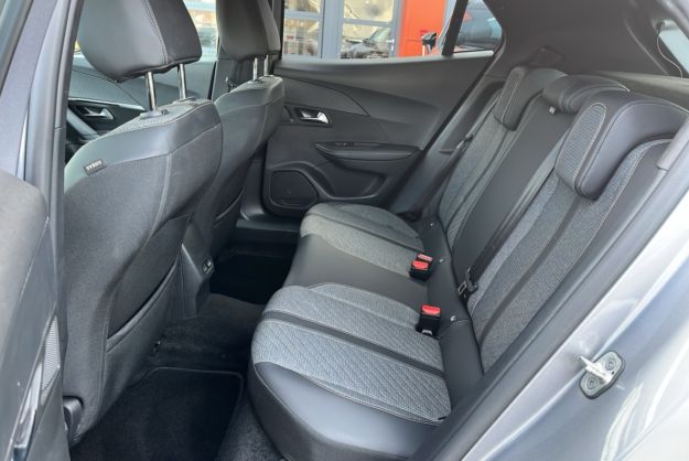 PEUGEOT 2008 130 EAT8 ALLURE SURÉQUIPÉ