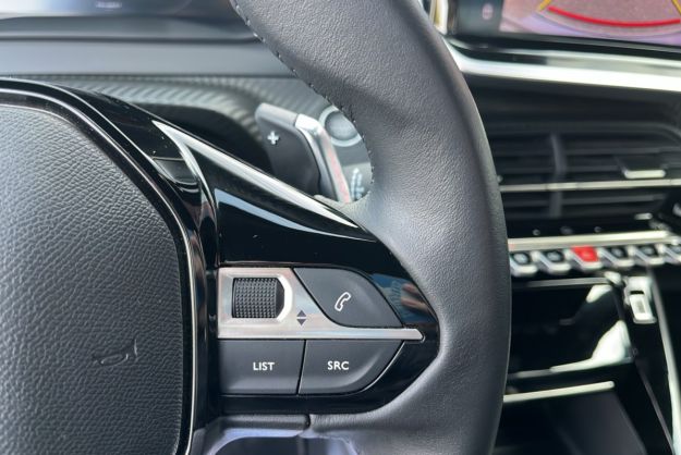 PEUGEOT 2008 130 EAT8 ALLURE SURÉQUIPÉ